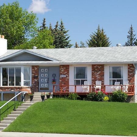 Cozy Nest Bed & Breakfast YYC Exterior foto